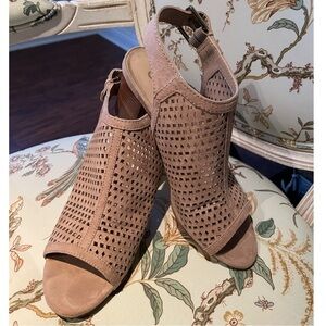 Pretty UNISA Sandals, Size 8.5